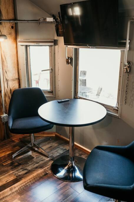 Bourbon Trail: Caboose On The Farm Villa Lawrenceburg Bagian luar foto